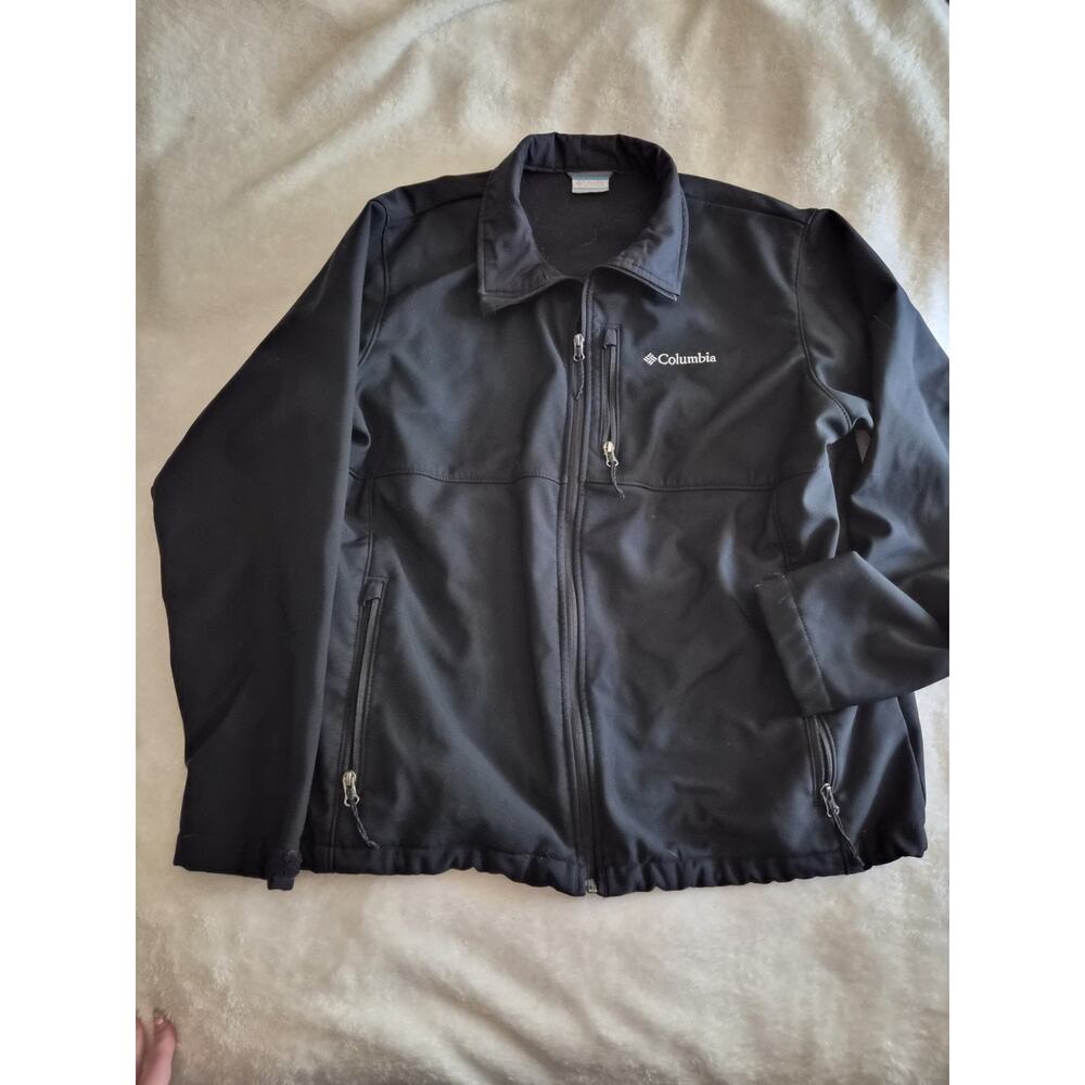 Size XL Columbia Men's Ascender Softshell Jacket Black Preowned EXCELLENT Cond.